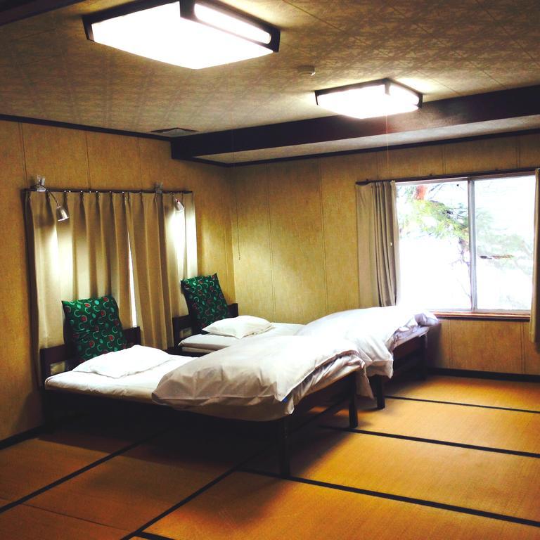 Guest House Yamashita-Ya Nanto Buitenkant foto