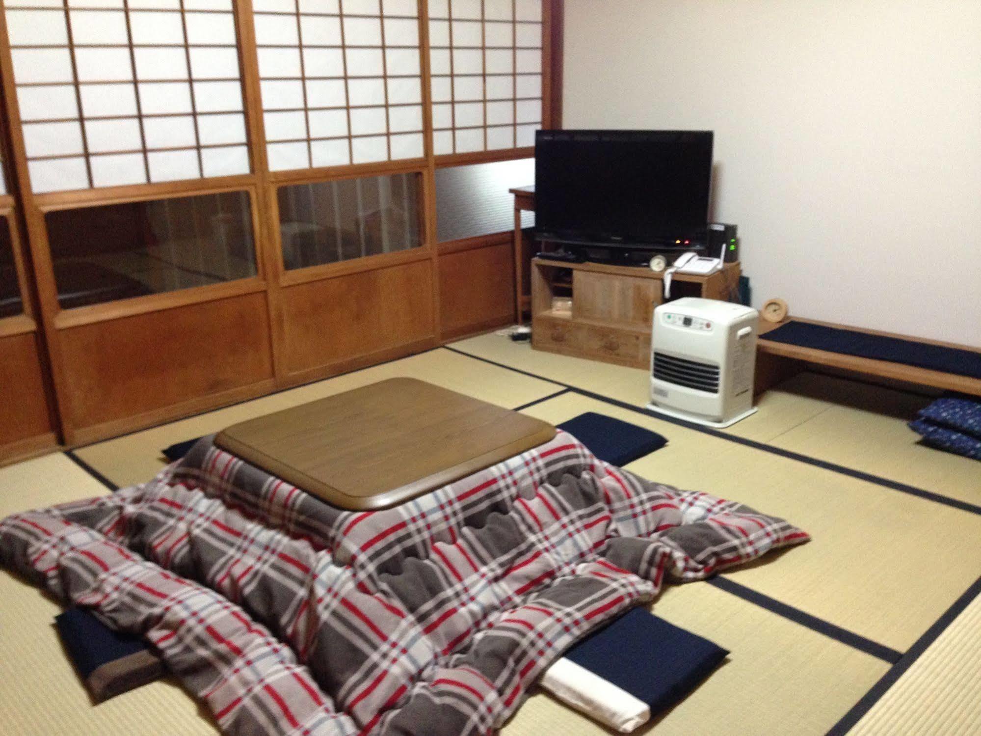Guest House Yamashita-Ya Nanto Buitenkant foto